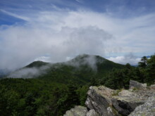 ガスが取れ始めた金峰山